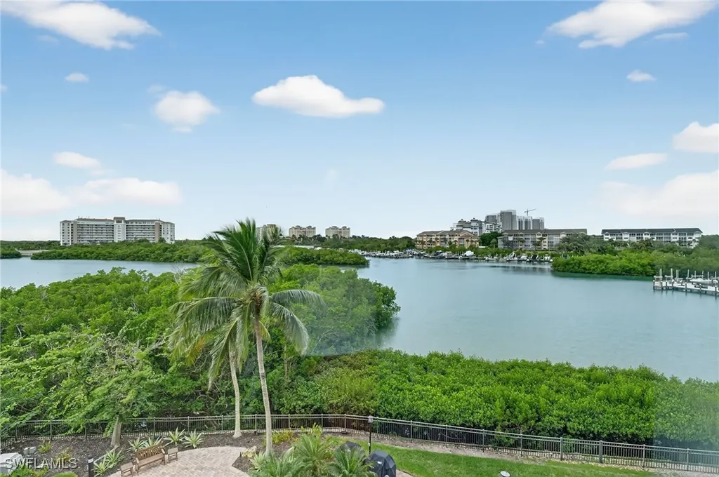 420 Cove Tower Drive Naples FL 34110