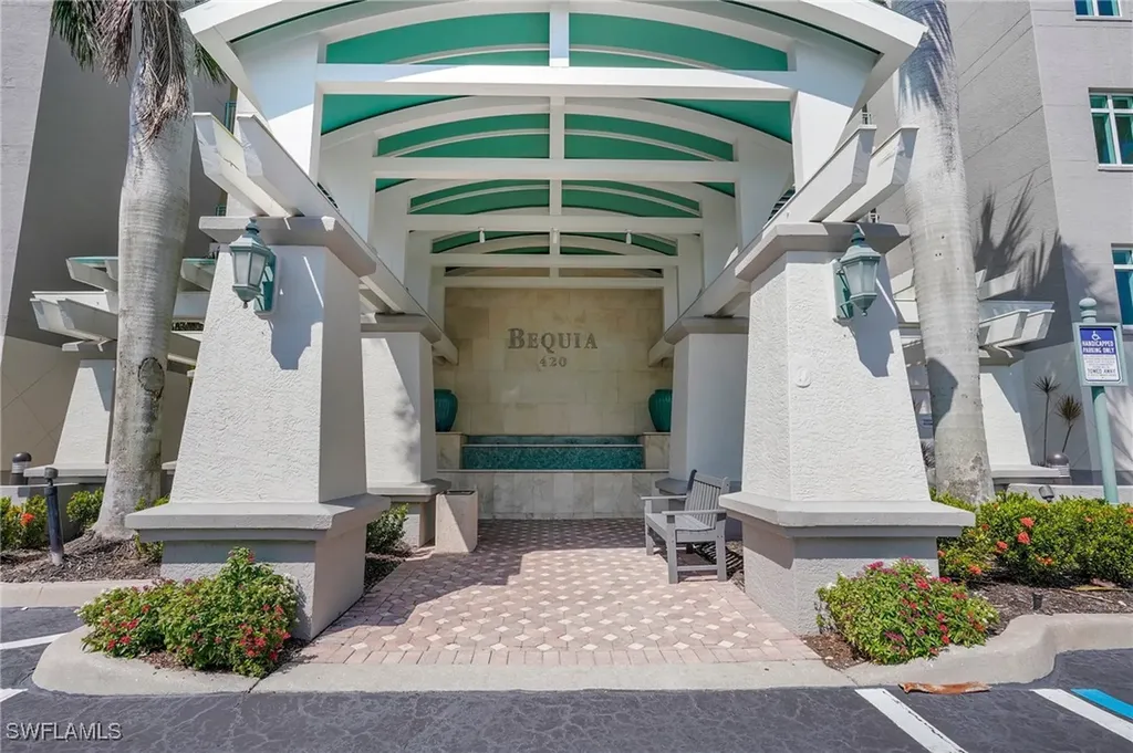 420 Cove Tower Drive Naples FL 34110