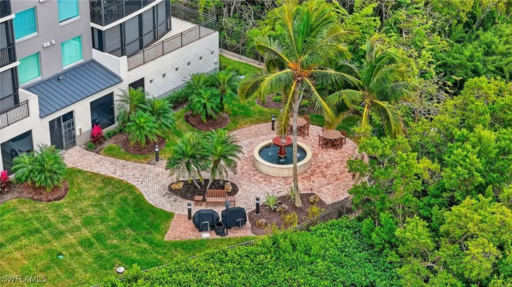 420 Cove Tower Drive Naples FL 34110