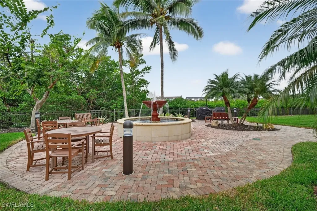 420 Cove Tower Drive Naples FL 34110