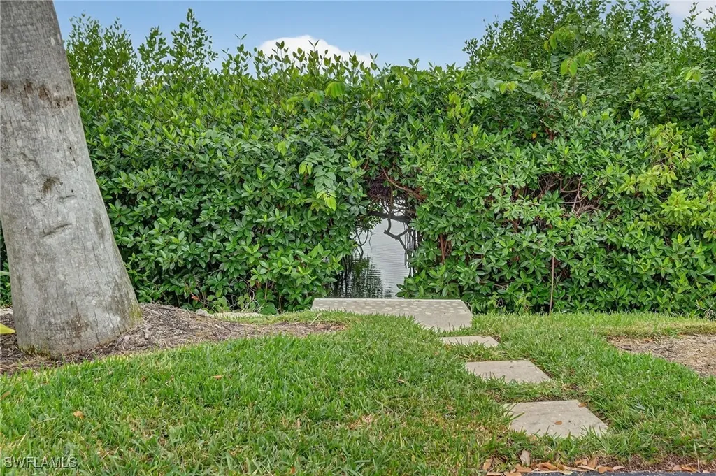 420 Cove Tower Drive Naples FL 34110