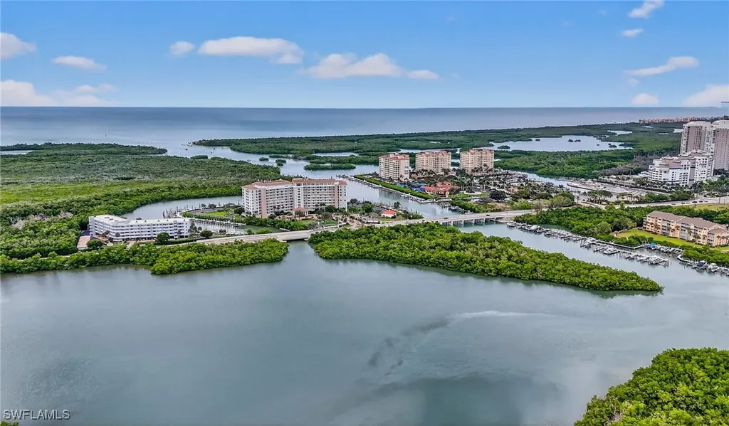 420 Cove Tower Drive Naples FL 34110