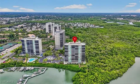 420 Cove Tower Drive Naples FL 34110