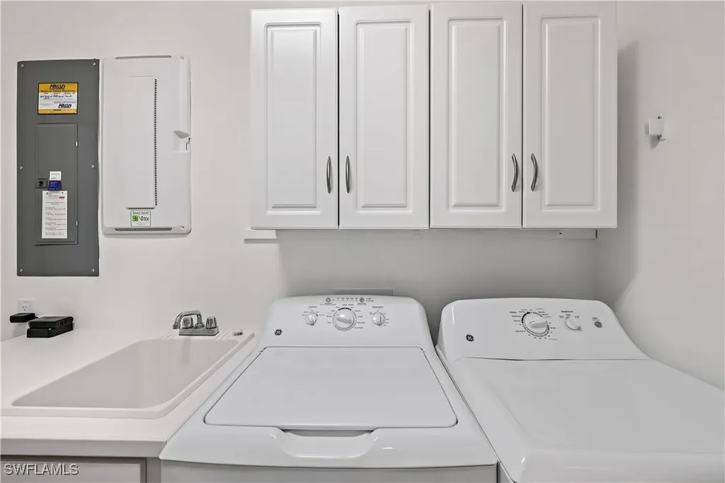 9374 Pocida Court Naples FL 34119
