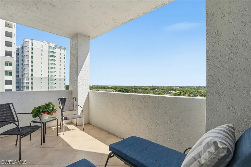 285 Grande Way Naples FL 34110