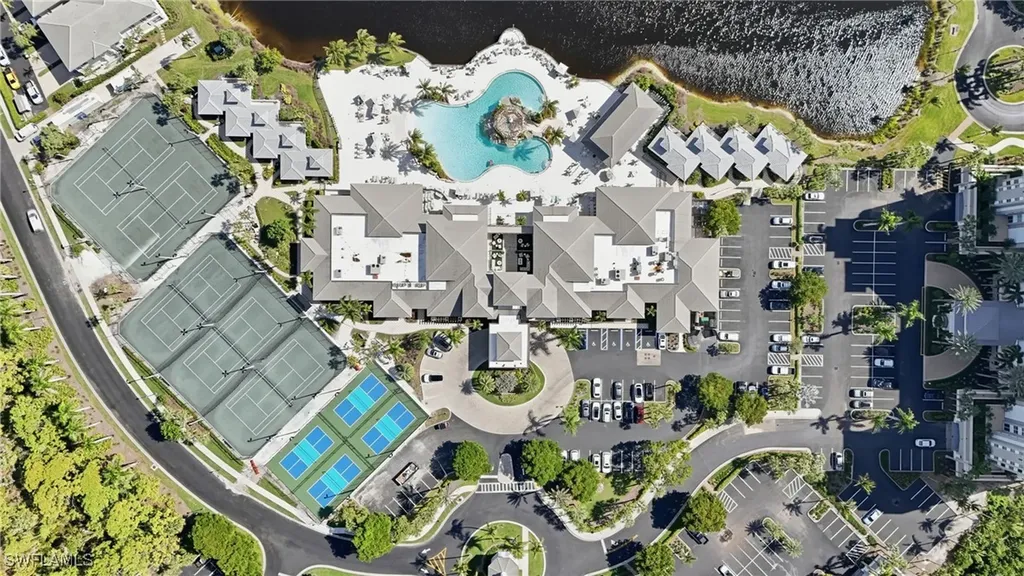 285 Grande Way Naples FL 34110