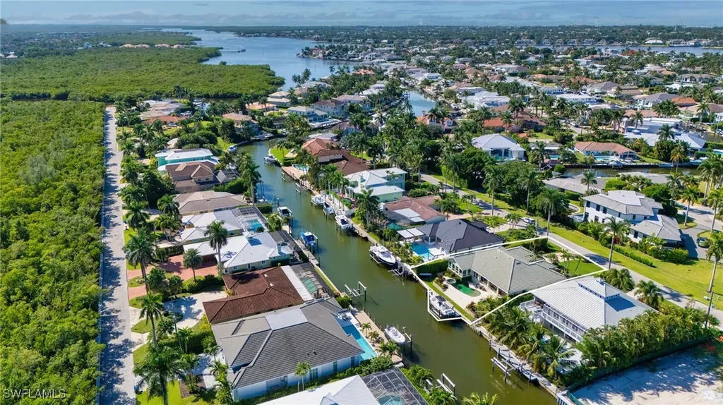 1923 Snook Drive Naples FL 34102