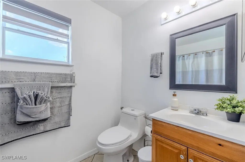 326 NE 10th Terrace Cape Coral FL 33909