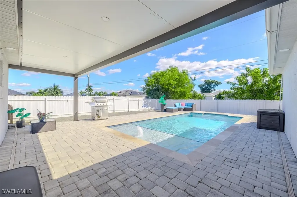 326 NE 10th Terrace Cape Coral FL 33909