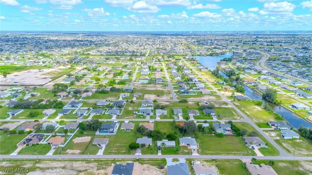326 NE 10th Terrace Cape Coral FL 33909