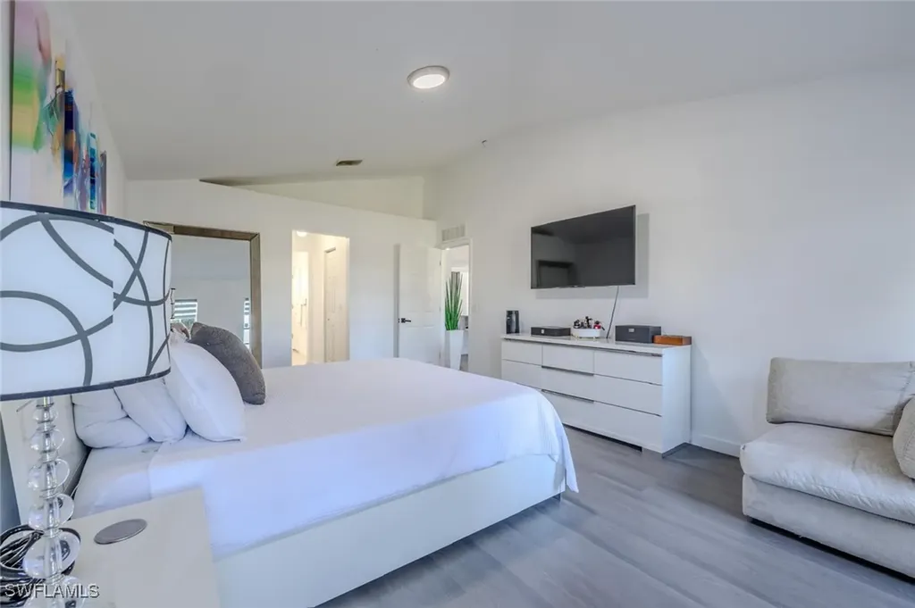 326 NE 10th Terrace Cape Coral FL 33909