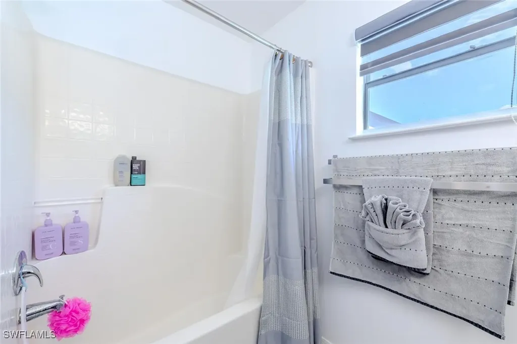 326 NE 10th Terrace Cape Coral FL 33909