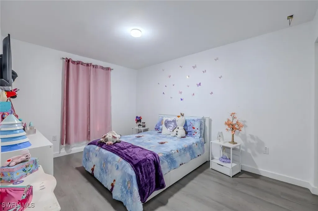 326 NE 10th Terrace Cape Coral FL 33909