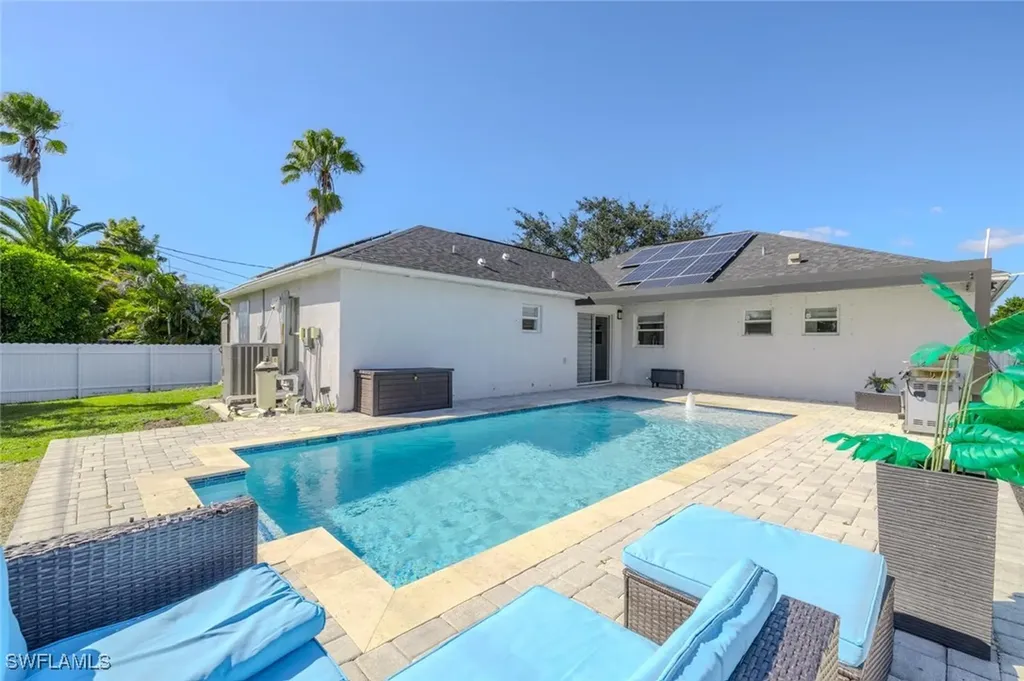 326 NE 10th Terrace Cape Coral FL 33909