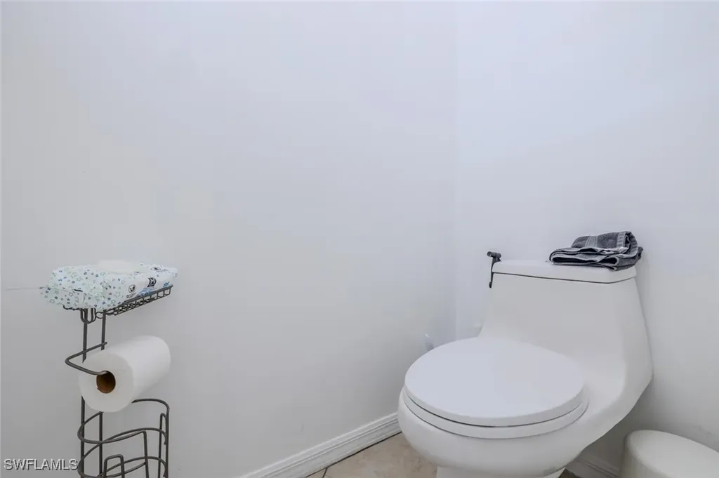 326 NE 10th Terrace Cape Coral FL 33909