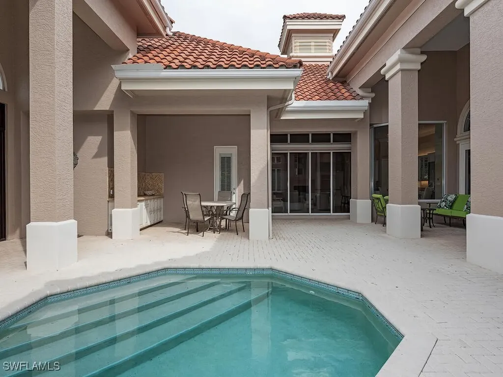 2080 Gordon Drive Naples FL 34102