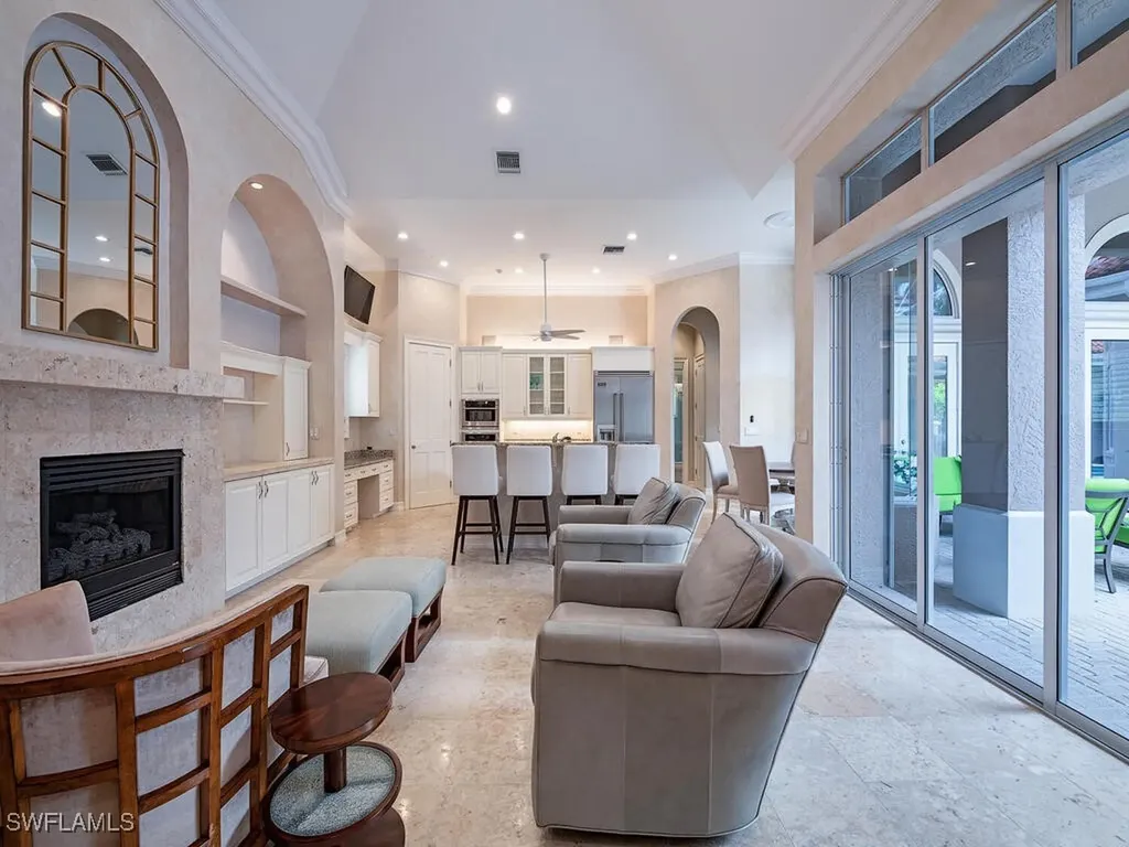 2080 Gordon Drive Naples FL 34102
