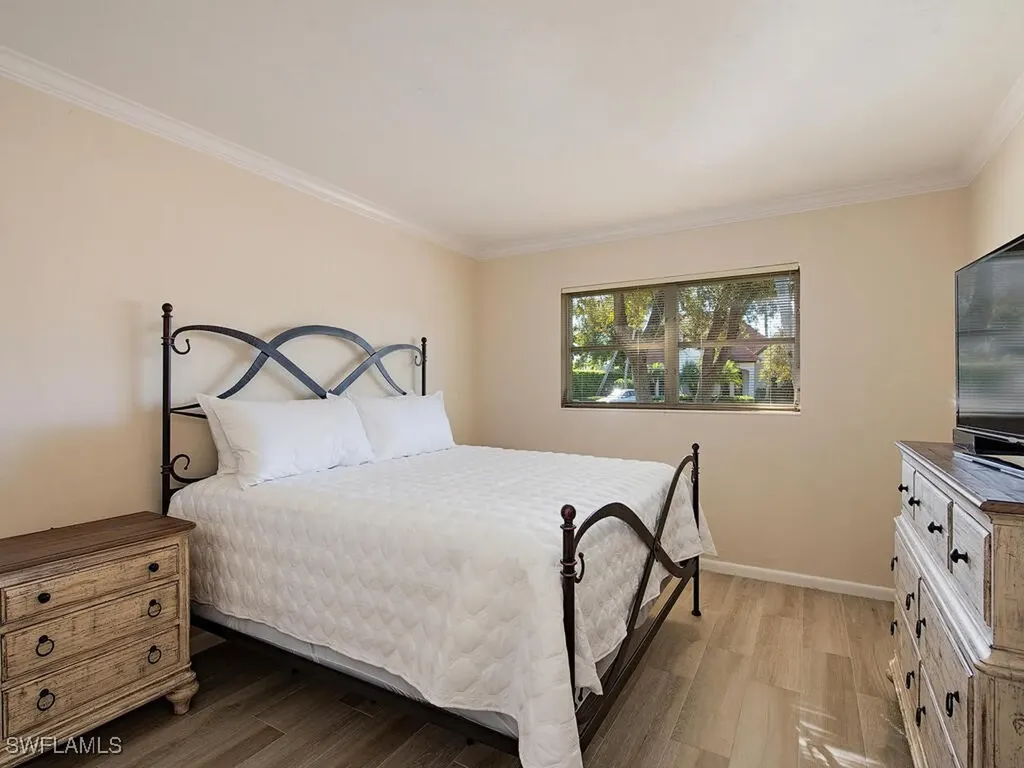 271 1st Avenue S Naples FL 34102
