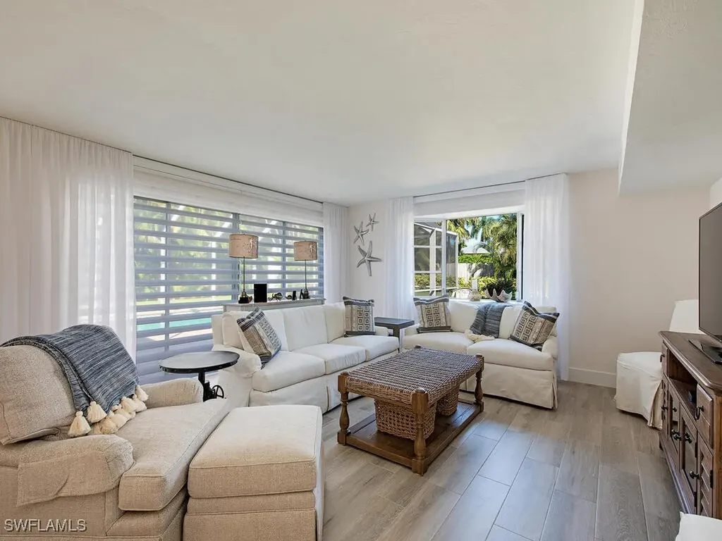 271 1st Avenue S Naples FL 34102