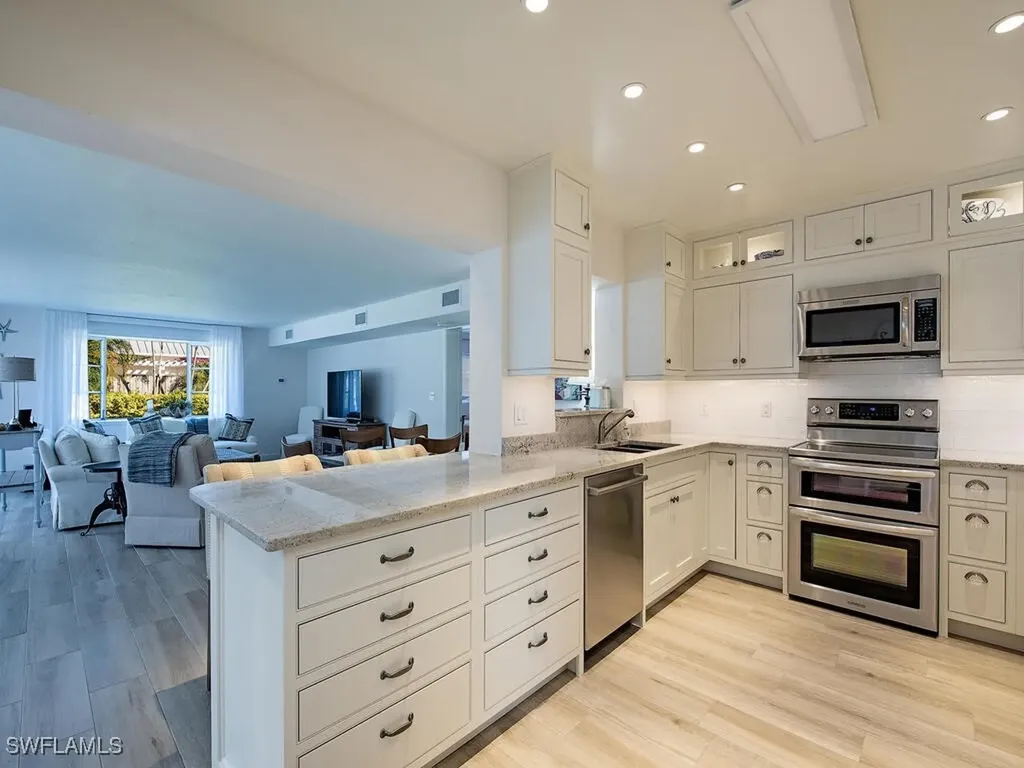 271 1st Avenue S Naples FL 34102