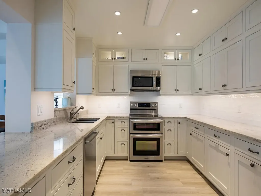 271 1st Avenue S Naples FL 34102