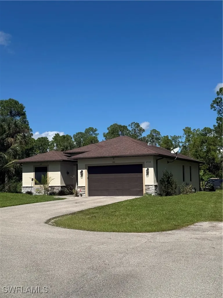 2735 12th Avenue NE Naples FL 34120