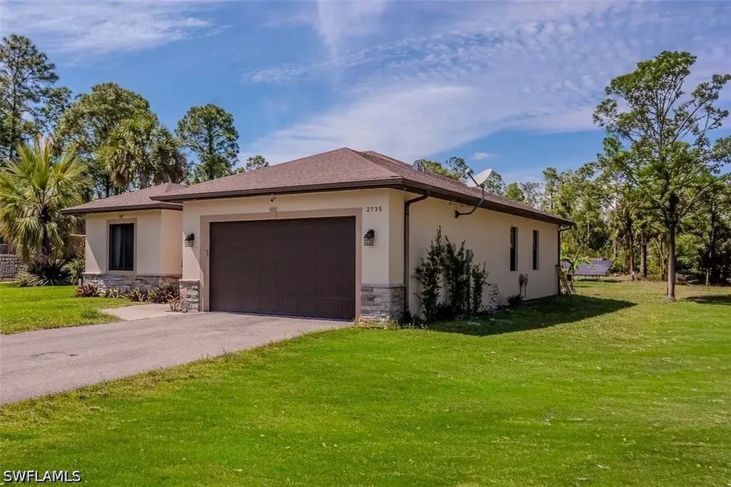 2735 12th Avenue NE Naples FL 34120