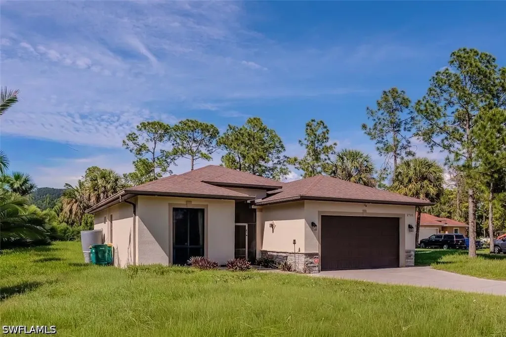 2735 12th Avenue NE Naples FL 34120