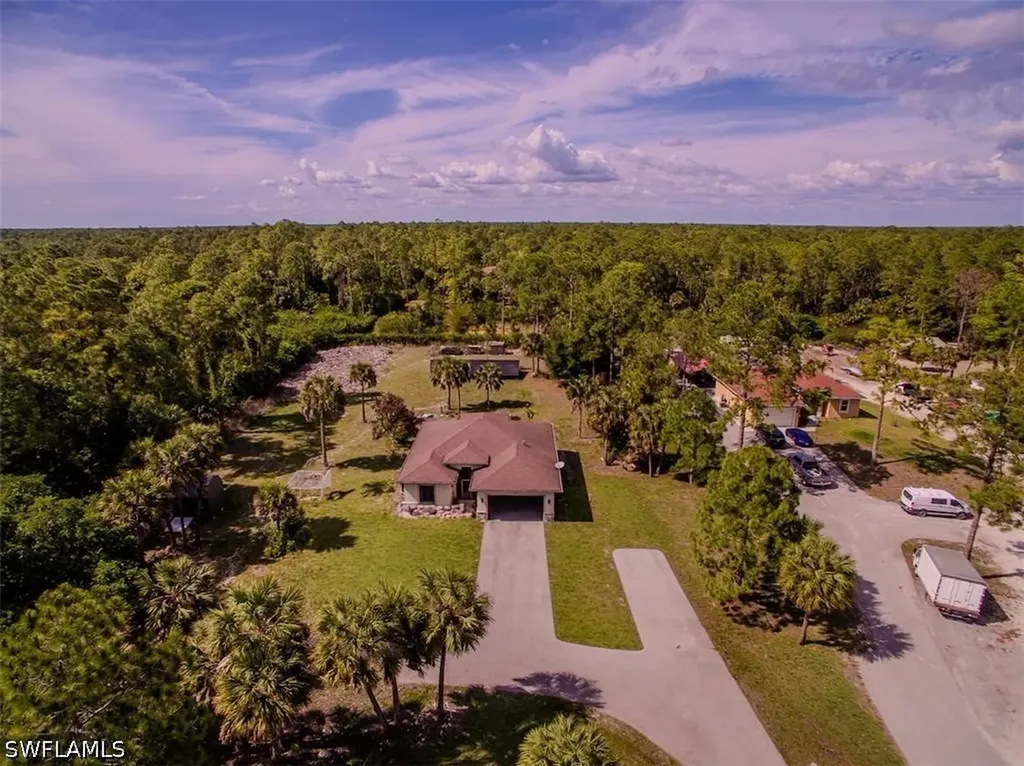 2735 12th Avenue NE Naples FL 34120