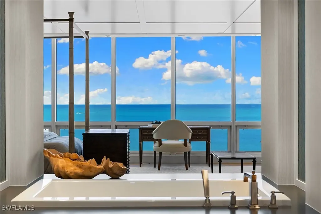 11125 Gulf Shore Drive Naples FL 34108