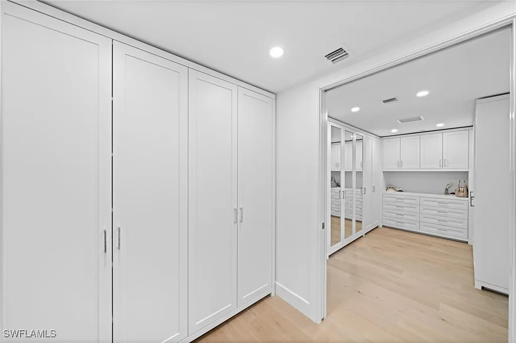 11125 Gulf Shore Drive Naples FL 34108