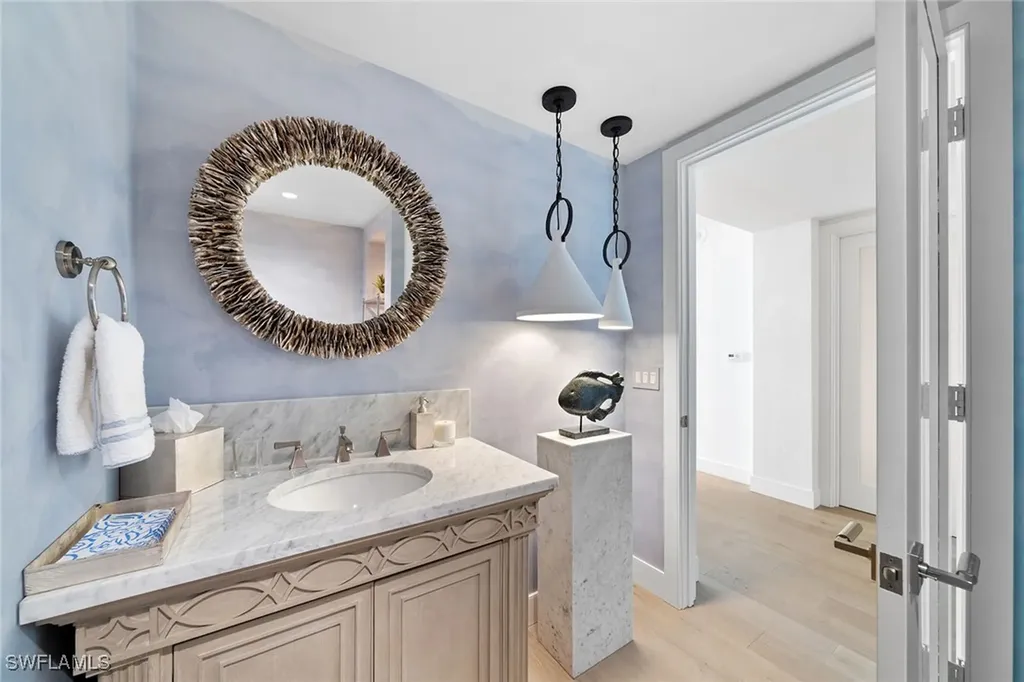 11125 Gulf Shore Drive Naples FL 34108