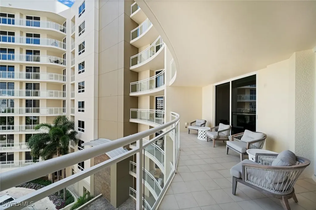 11125 Gulf Shore Drive Naples FL 34108