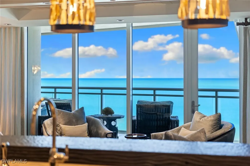 11125 Gulf Shore Drive Naples FL 34108