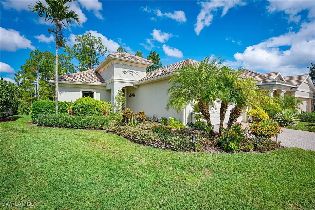 3585 Canopy Circle Naples FL 34120