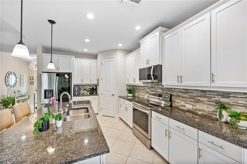 3585 Canopy Circle Naples FL 34120