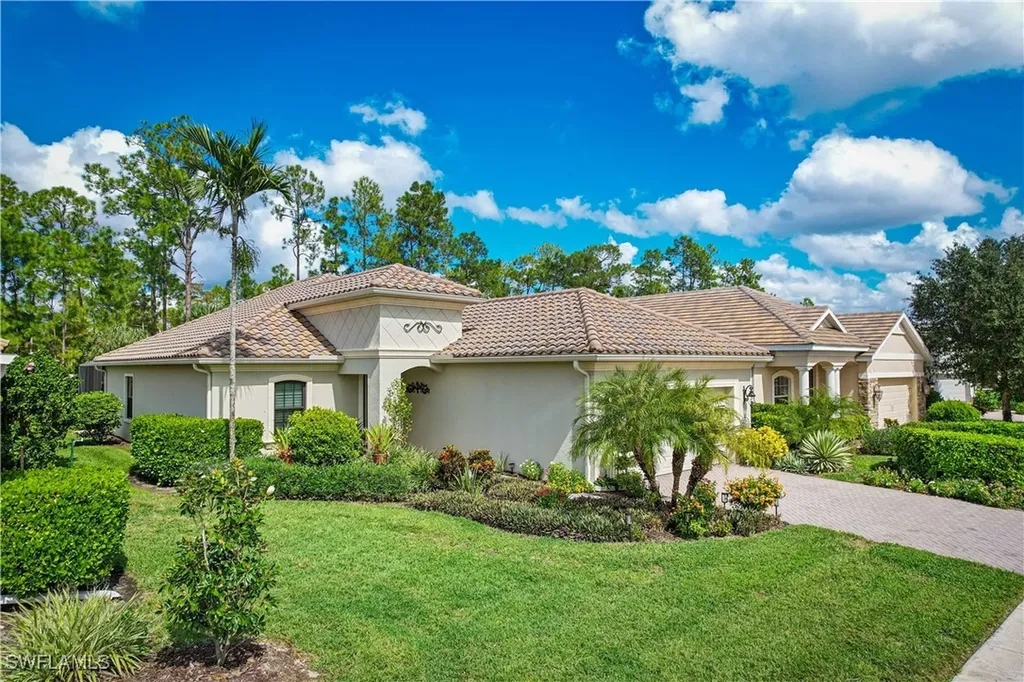3585 Canopy Circle Naples FL 34120