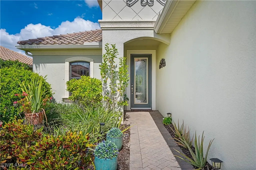 3585 Canopy Circle Naples FL 34120
