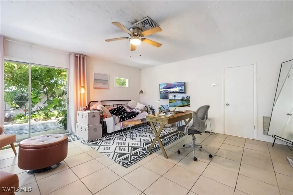 681/683 95th Avenue N Naples FL 34108