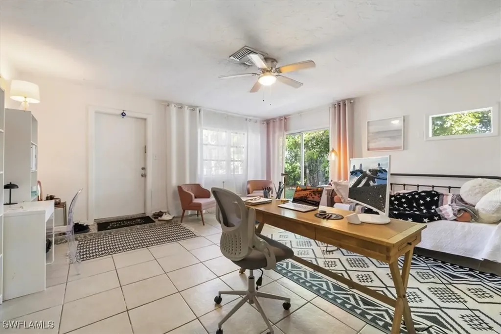 681/683 95th Avenue N Naples FL 34108