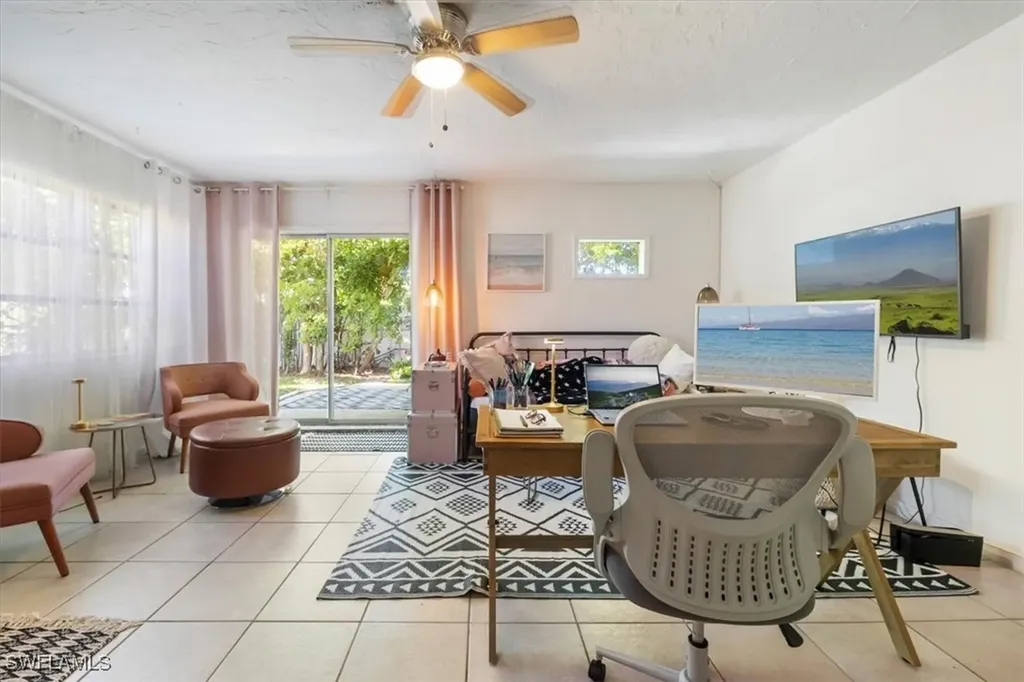681/683 95th Avenue N Naples FL 34108