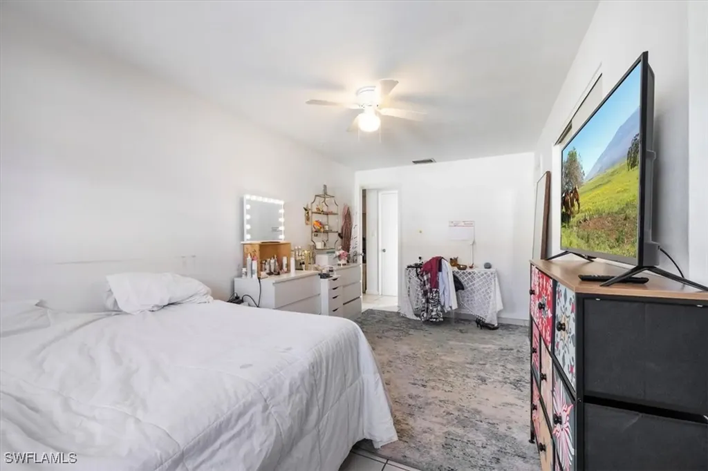 681/683 95th Avenue N Naples FL 34108