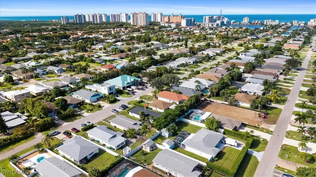 681/683 95th Avenue N Naples FL 34108