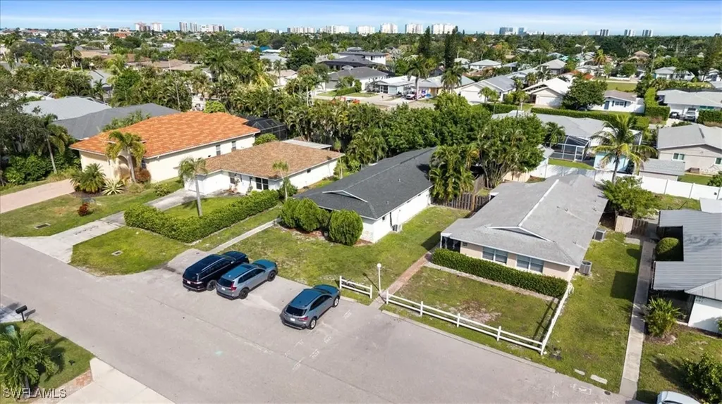 681/683 95th Avenue N Naples FL 34108