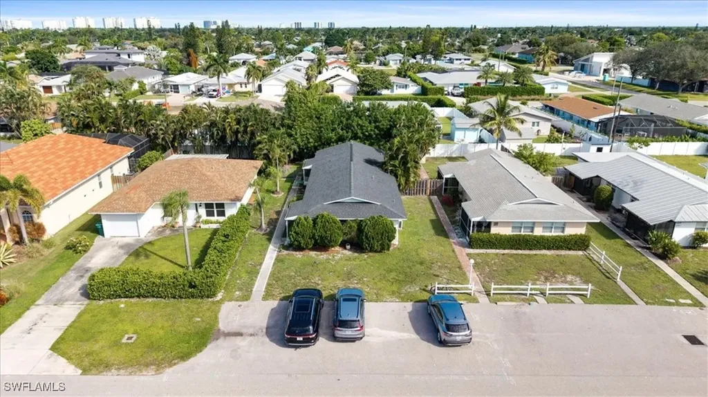 681/683 95th Avenue N Naples FL 34108