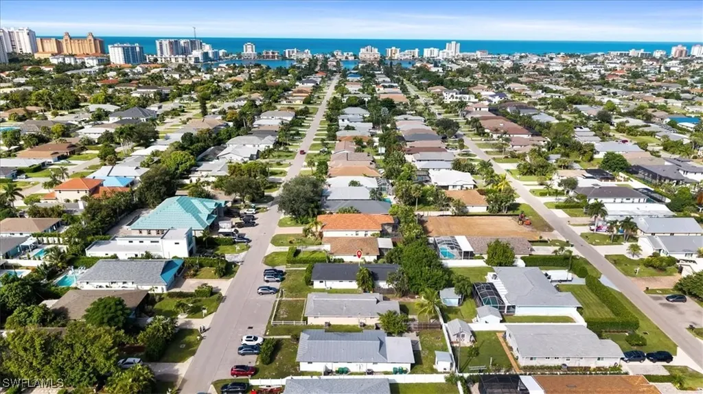 681/683 95th Avenue N Naples FL 34108