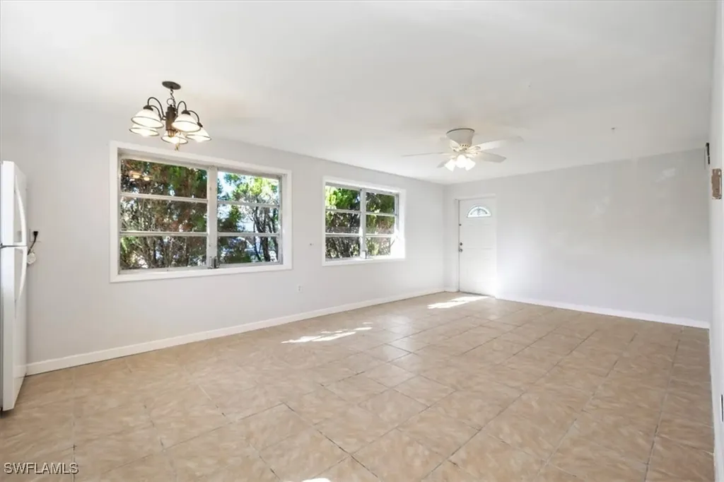 681/683 95th Avenue N Naples FL 34108