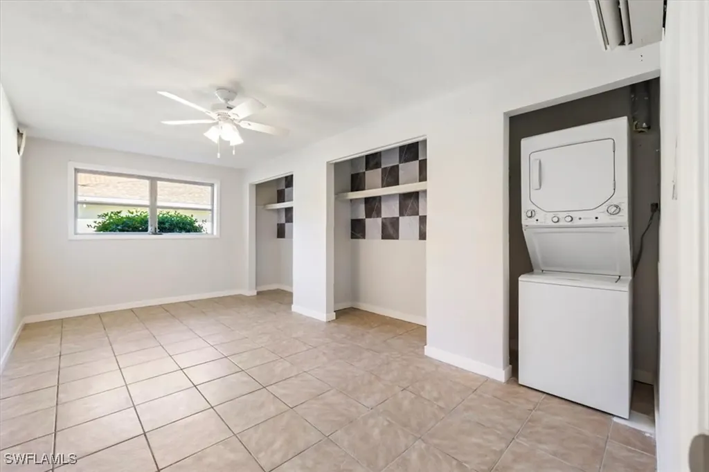 681/683 95th Avenue N Naples FL 34108