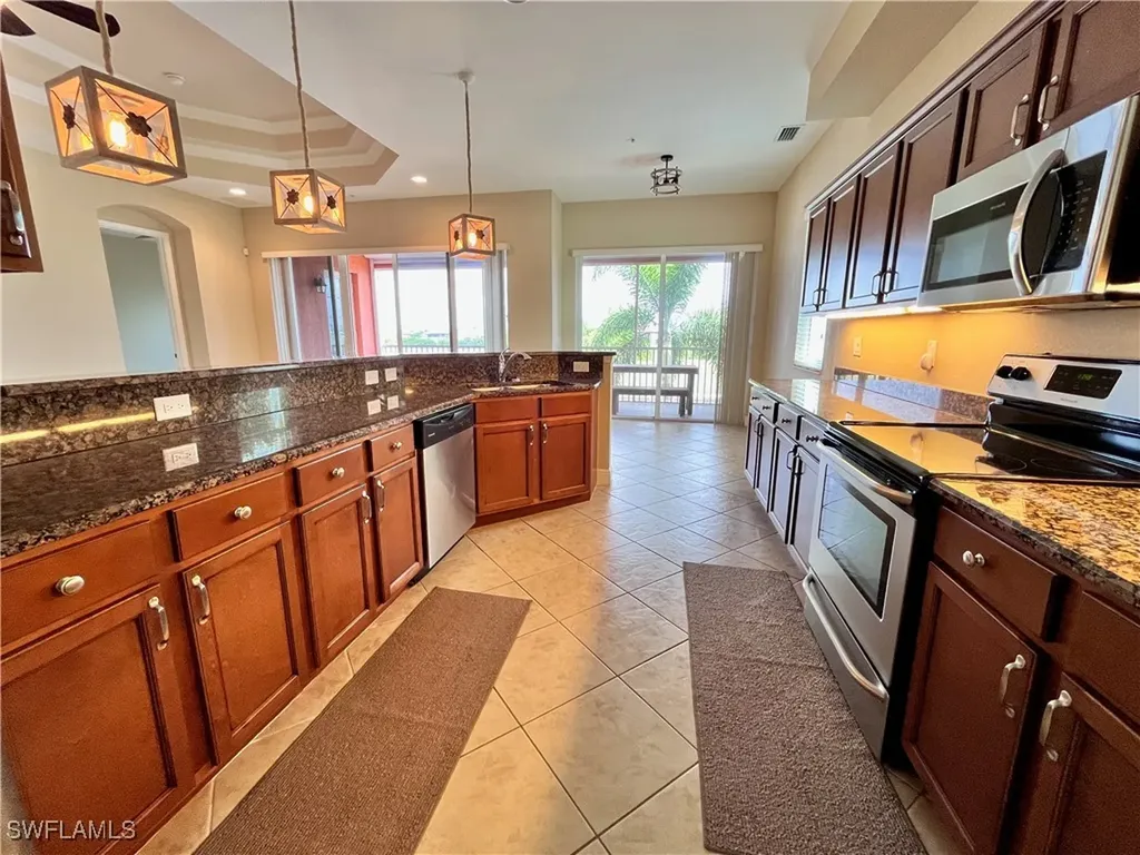 174 Shadroe Cove Circle Cape Coral FL 33991