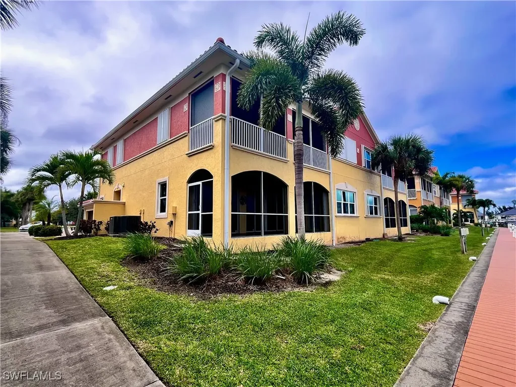 174 Shadroe Cove Circle Cape Coral FL 33991
